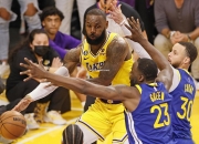爱游戏体育-NBA总决赛东区半决赛詹皇迎战